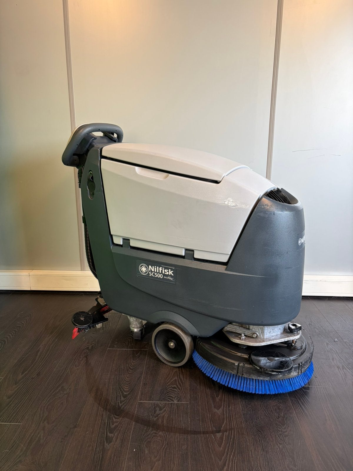 Schrobmachine | Nilfisk SC500 | Nieuw accupakket, Maison & Meubles, Produits de nettoyage, Enlèvement ou Envoi