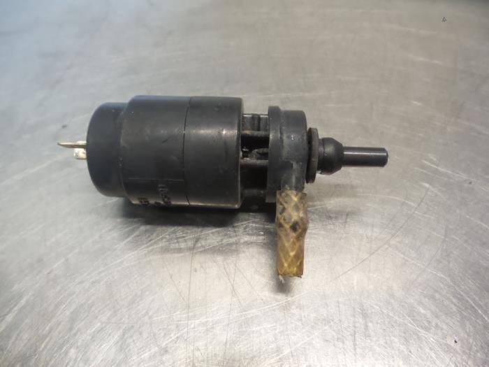 Pompe lave-glace avant d'un BMW 5-Serie (5-Serie 81-), -, 3 mois de garantie, Utilisé, -