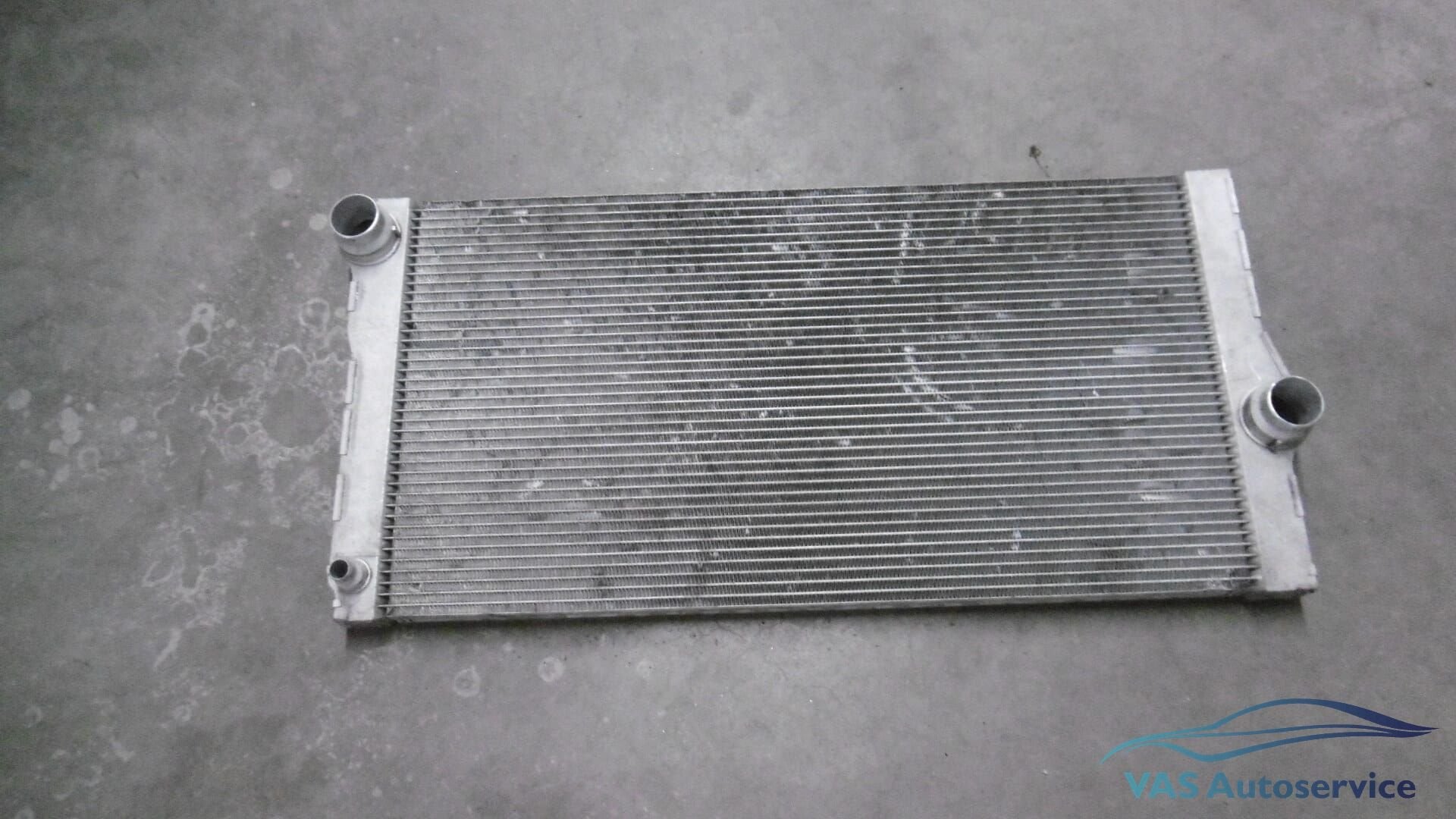 Radiator BMW 530  en   525 diesel F10-F11  17 11 8 509 177, -, Origine de la pièce connue, Utilisé, -