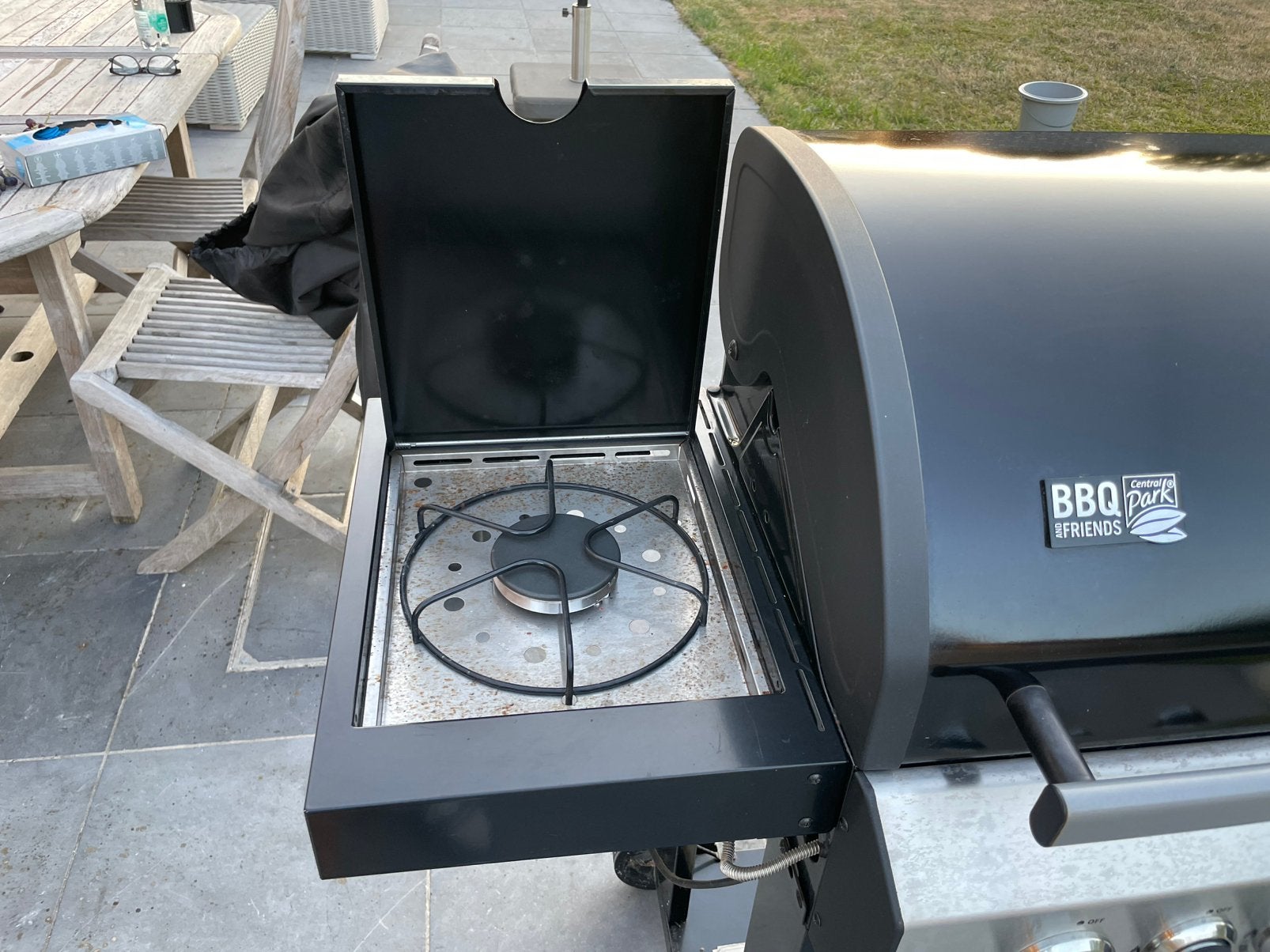 Praktisch nieuwe bbq te koop op gas, Ophalen, Zo goed als nieuw