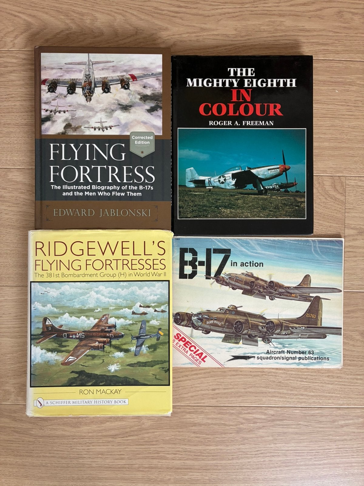 USAAF WWII , diverse boeken, Boeken, Avontuur en Actie, Ophalen, Zo goed als nieuw