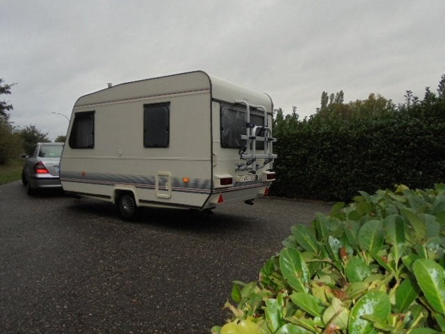 adria 380,treinzit,stapelbed,,douche,wc,nieuwe tent,luifel, Caravanes & Camping, Jusqu'à 4, Entreprise, Jusqu'à 4 m, 750 - 1000 kg