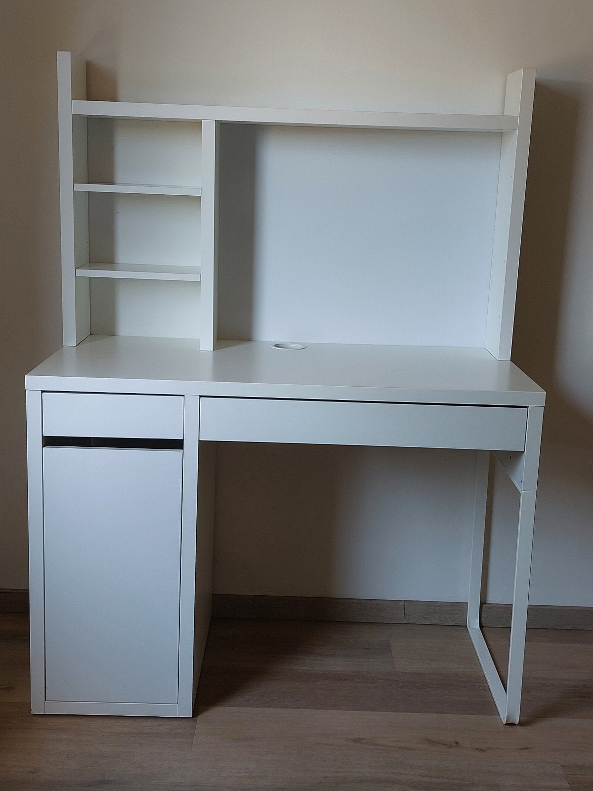 Micke bureau IKEA - met opzetstuk, Ophalen, Gebruikt, Kabelgoot, Hout