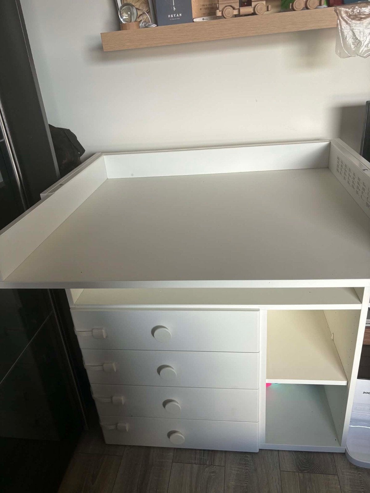 Verzorgingtafel, Ophalen