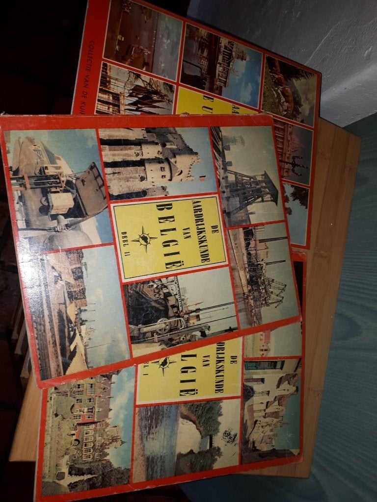 3 oude boeken aardrijkskunde Europa kuifje bon, Antiek en Kunst, Curiosa en Brocante, Ophalen of Verzenden