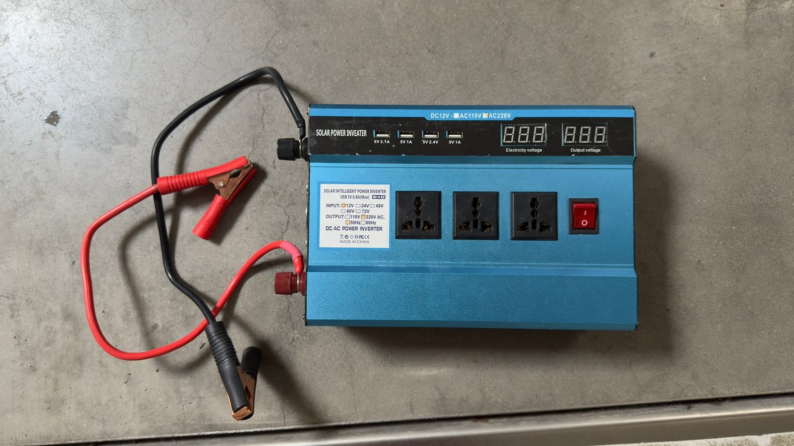 Onduleur solaire - 1000 W - 12 V à 110/220 V, Autos : Pièces & Accessoires, Neuf