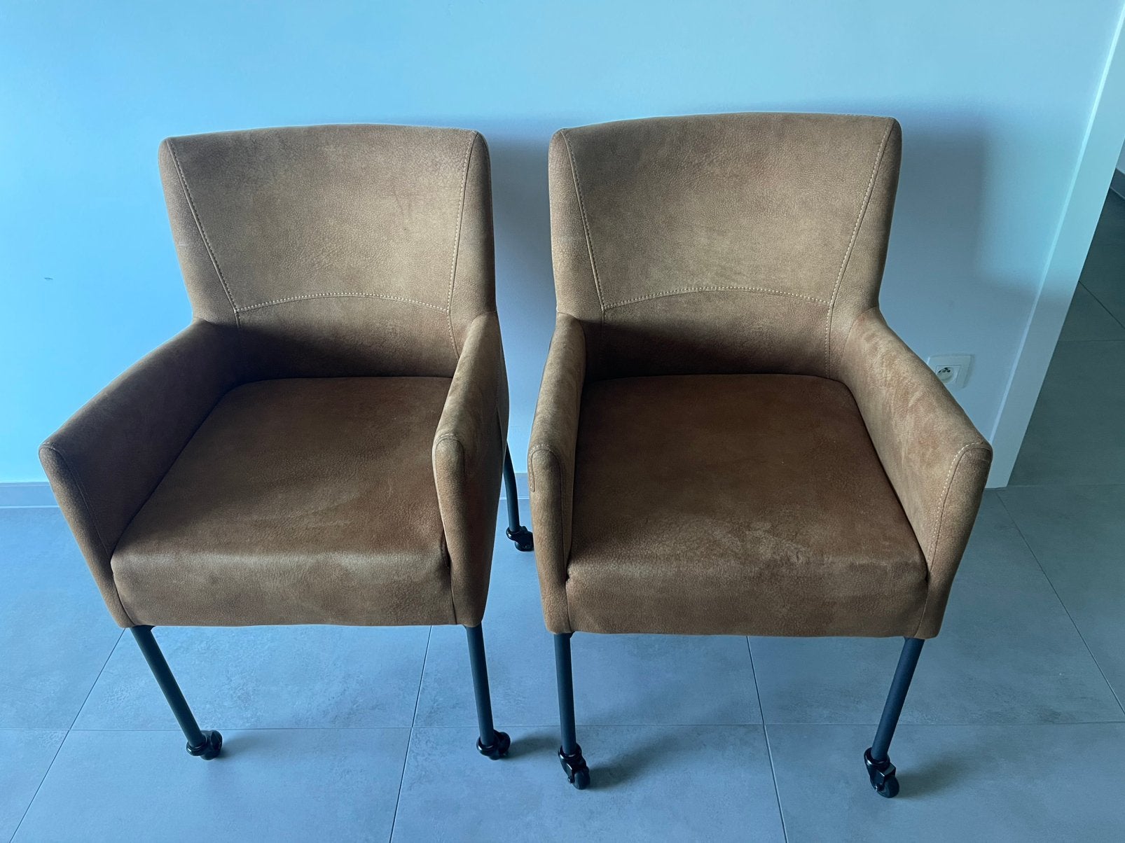 2 industiele eetkamerstoelen kleur cognac, Huis en Inrichting, Ophalen, Zo goed als nieuw, Stof, Industieel
