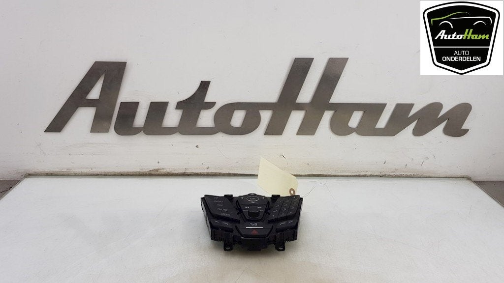 PANNEAU DE COMMANDE RADIO Ford Focus 3 (|AM5T18K811BD|), Henry-Ford-Straße  1
50735  Köln, DE, Ford-Werke GmbH, Kunden@ford.com