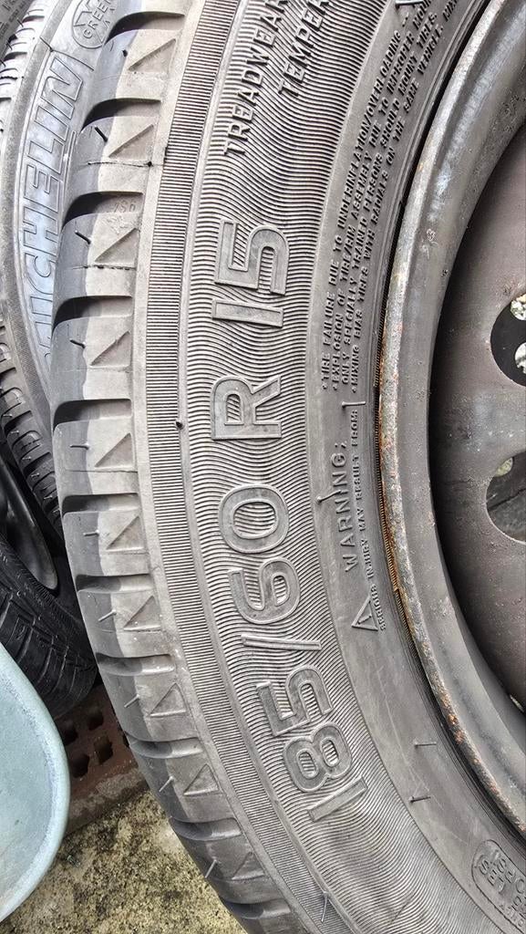 Michelin 185 60 15 met velgen van plaatstaal, Auto-onderdelen, Banden en Velgen, Ophalen, Bestelwagen, 15 inch, Nieuw