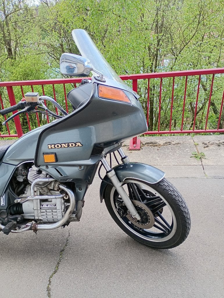 HONDA 500 GL, Tourisme, Plus de 35 kW, 2 cylindres, Particulier