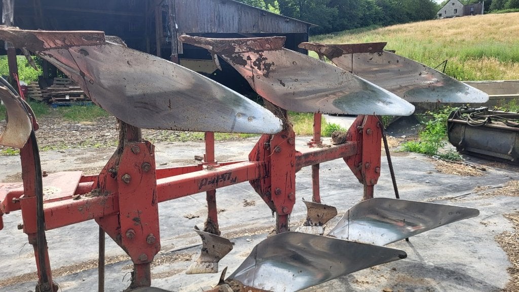 Charrue réversible HUARD / KUHN 4 corps – À remettre en état, Enlèvement, Agricole