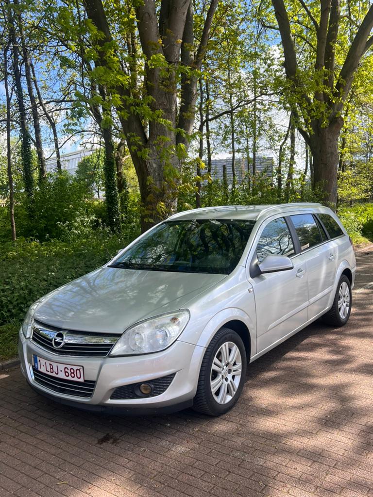 Opel astra 1.7 cdti Model 2010 Navi Leder !!, Autos, Cuir, Achat, Astra