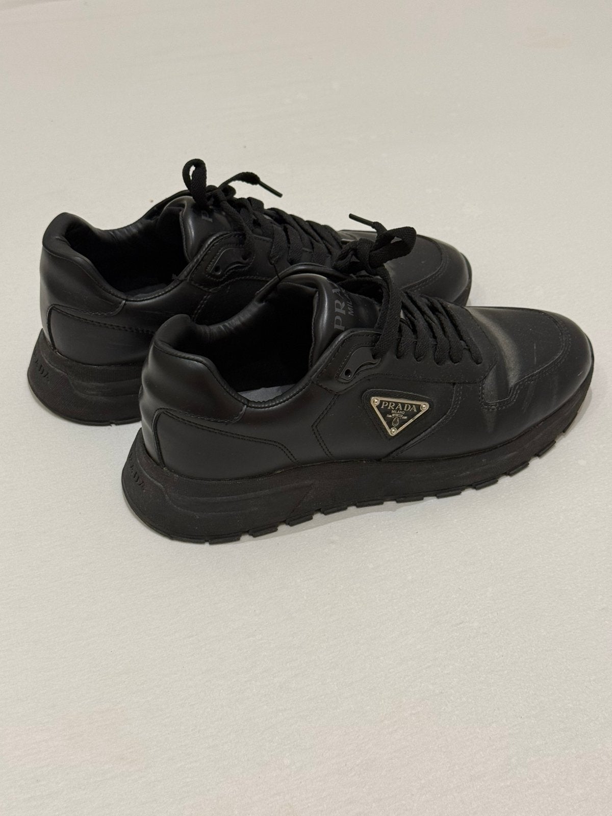 Prada zwarte sneakers, Ophalen of Verzenden, Zo goed als nieuw, Zwart, Sneakers