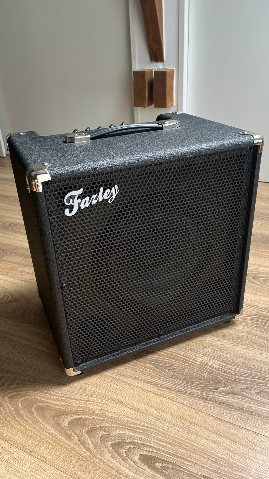 Fazley Dark Planet 35W basversterker, Muziek en Instrumenten, Versterkers | Bas en Gitaar, Ophalen, Zo goed als nieuw