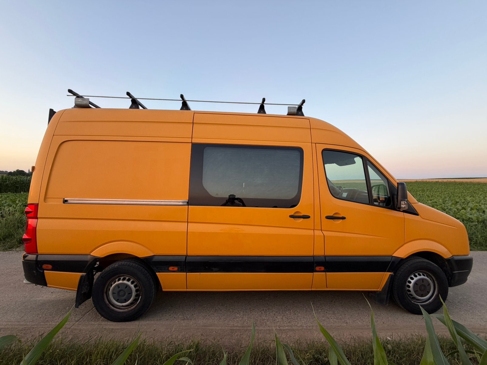 VW Crafter zelfbouw camper L2H2 - lichte vracht - euro 5, Caravanes & Camping, Camping-cars, Siège standard, Autres marques, 5 à 6 mètres