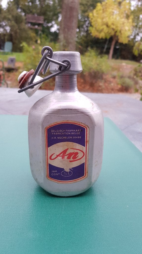 Bouteille d'eau en aluminium de la marque An, Hobby & Loisirs créatifs, Hobby & Loisirs Autre, Enlèvement ou Envoi