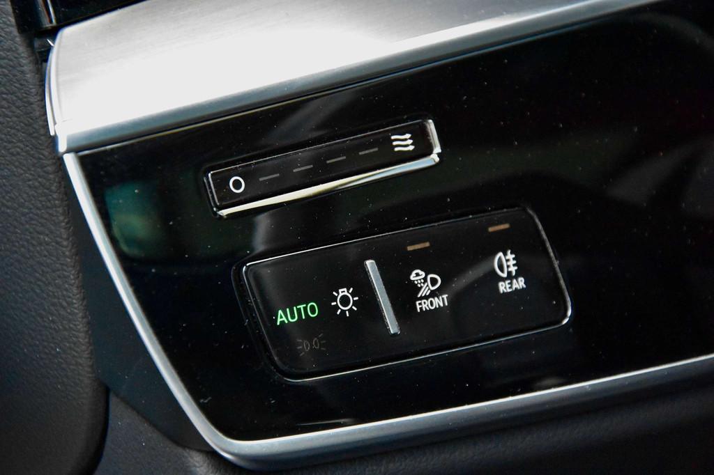 Audi A8 A8 PHEV 60 TFSI e Quattro Tiptronic *S-Line*, Auto's, Audi, 4 deurs, Gebruikt, Bedrijf, Hybride Elektrisch/Benzine