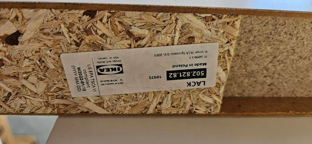 8 étagères ikea voir photos pour detail, Enlèvement