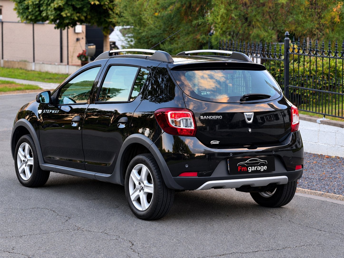 Dacia Sandero Stepway Essence 145.000 KM GPS Très propre, Electronic Stability Program (ESP), Bedrijf, Onderhoudsboekje, Sandero Stepway