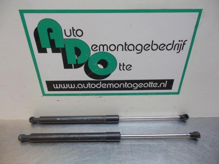 Set Gasdempers Achterklep van een Renault Clio (Clio 3 06-), Auto-onderdelen, Carrosserie, Renault, Gebruikt, 3 maanden garantie