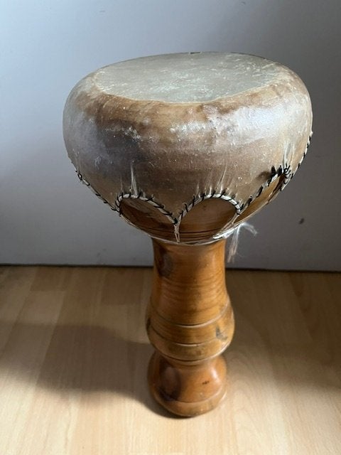 Mooie houten darduka (handtrommel), Muziek en Instrumenten, Ophalen of Verzenden, Gebruikt, Overige soorten