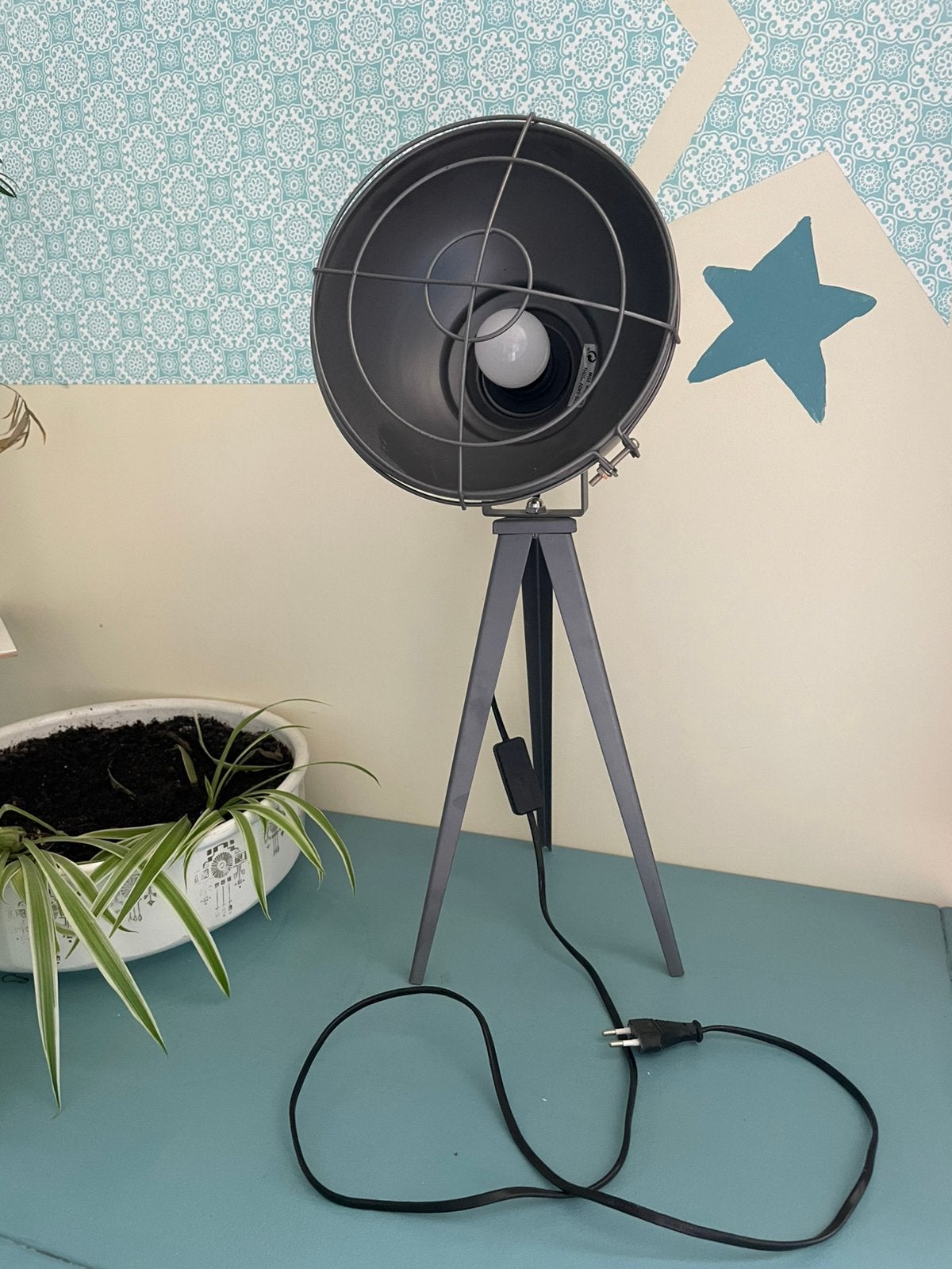 Staanlamp, Huis en Inrichting, Inclusief lichtbron, Ophalen of Verzenden, Grijs, Metaal