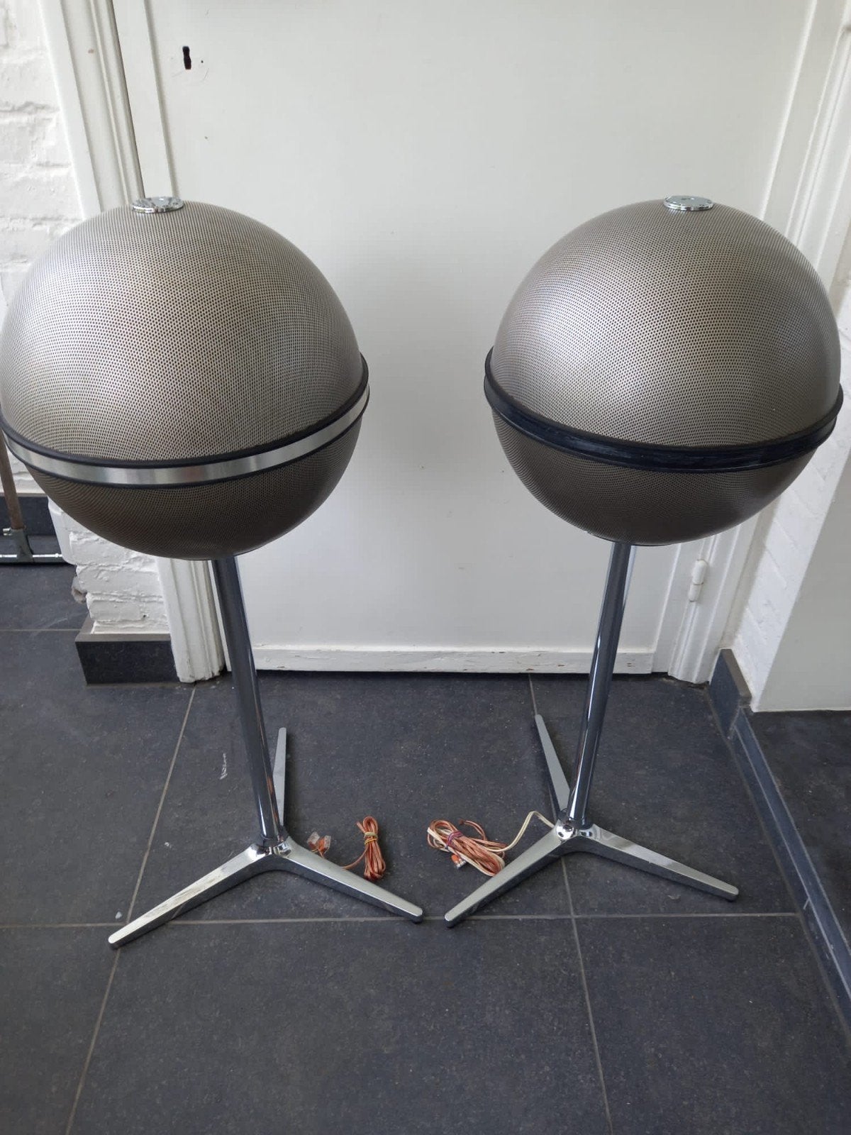 VINTAGE GRUNDIG AUDIORAMA LUIDSPREKERS, Enlèvement