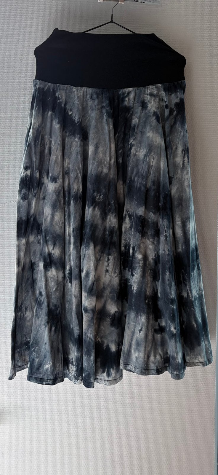 Jupe longue fluide noire grise style bohème taille élastique, Vêtements | Femmes, Enlèvement ou Envoi, Comme neuf, Brun