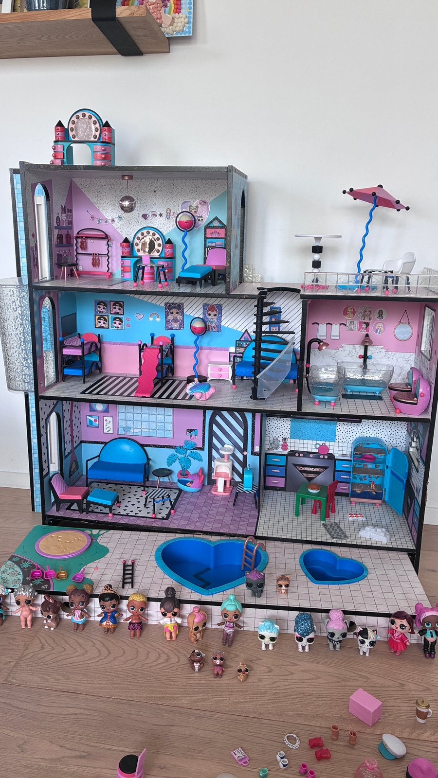 L.o.l poppenhuis, Ophalen, Zo goed als nieuw, Poppenhuis