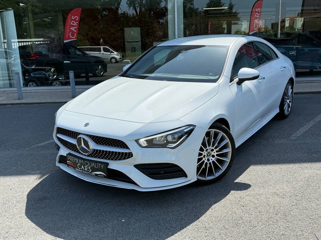 Mercedes-Benz CLA 200 AMG Line / WIDE SCREEN / SFEERVERLICHT, Automaat, Zwart, 4 cilinders, Leder en Stof