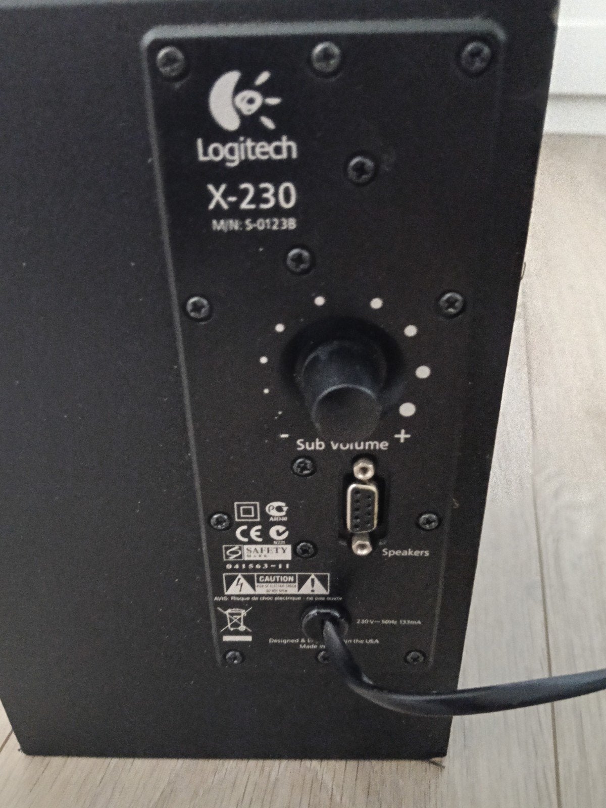Logitech woofer, Enlèvement