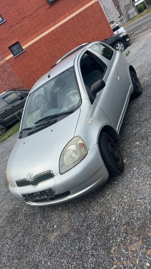 Toyota yaris 83.000km, Auto's, Toyota, Voorwielaandrijving, Stof, Grijs, Particulier