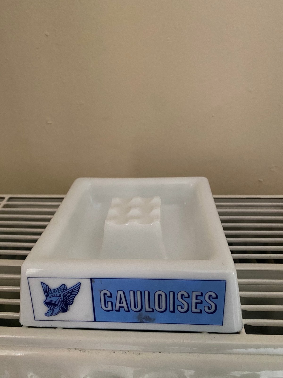 Oude asbak van Gauloise in uitstekende staat, Ophalen of Verzenden, Zo goed als nieuw