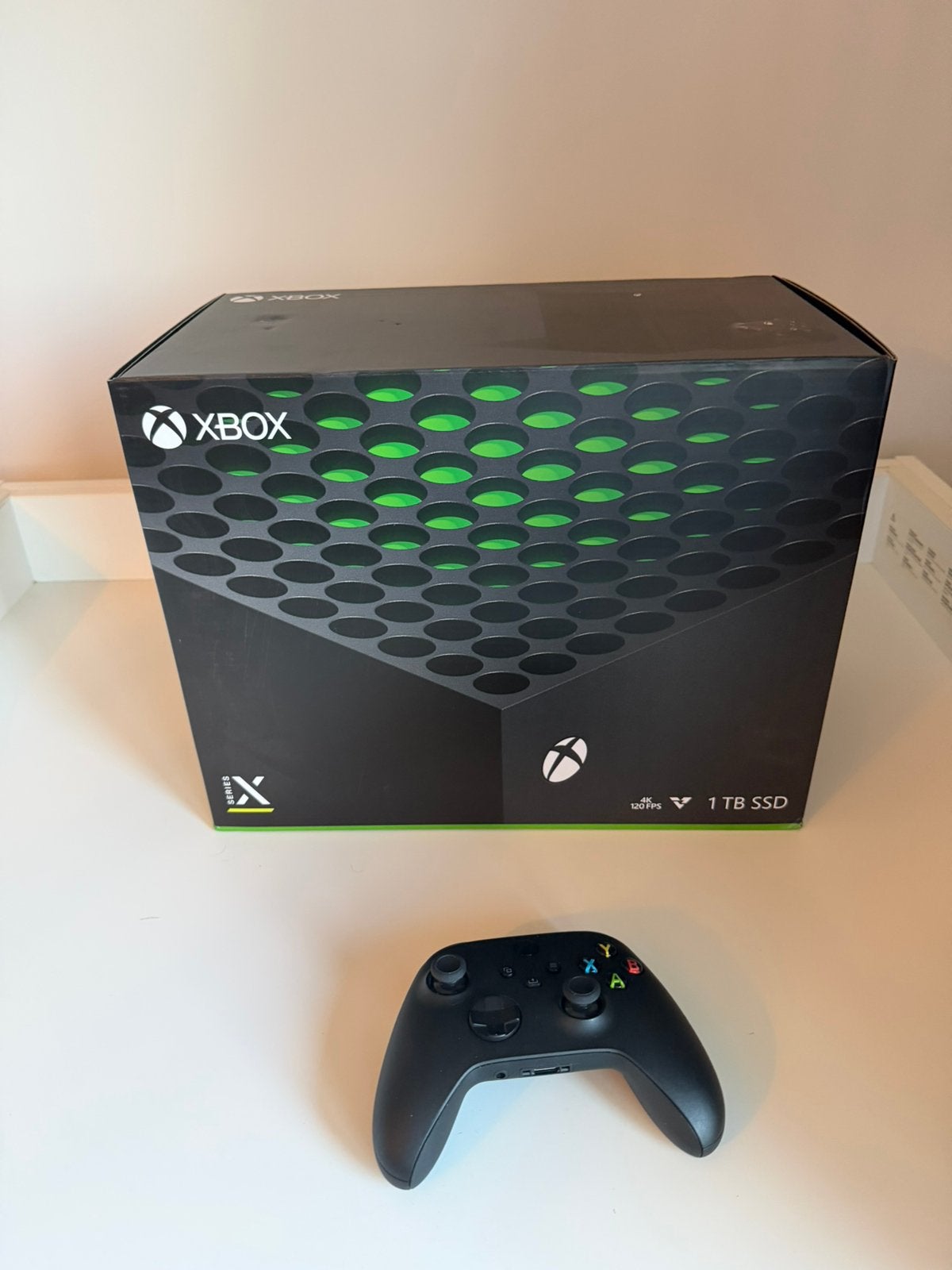 Xbox series x met draadloze controller, Games en Spelcomputers, Ophalen, Zo goed als nieuw, Xbox Series X