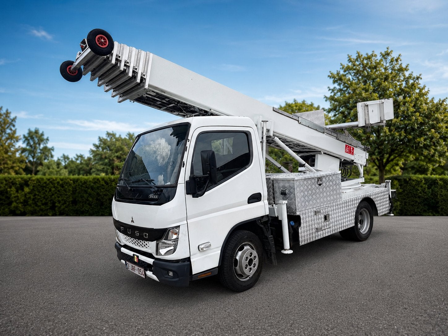 Fuso Canter 2023 Verhuislift Op Klaas 29m  (nissan cabstar), Autos, Camionnettes & Utilitaires, Particulier, Mitsubishi, Diesel