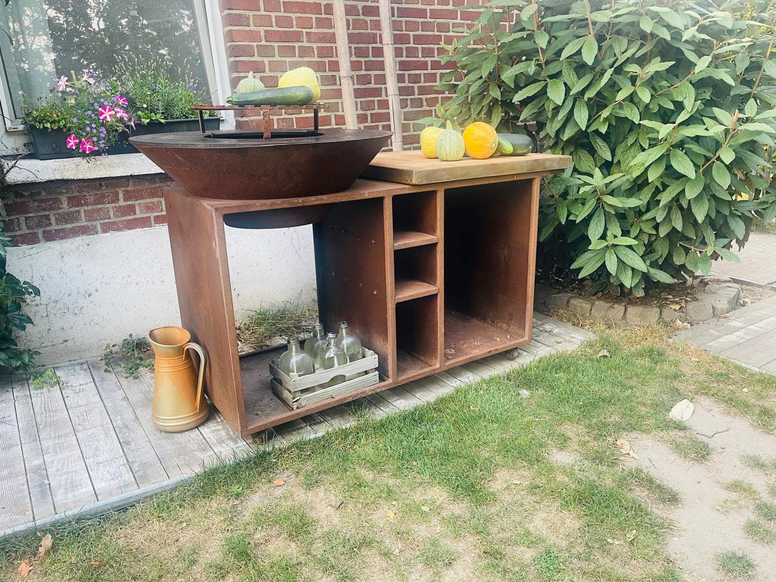 Cortens stalen bbq op stalen werktafel, Tuin en Terras, Ophalen, Zo goed als nieuw