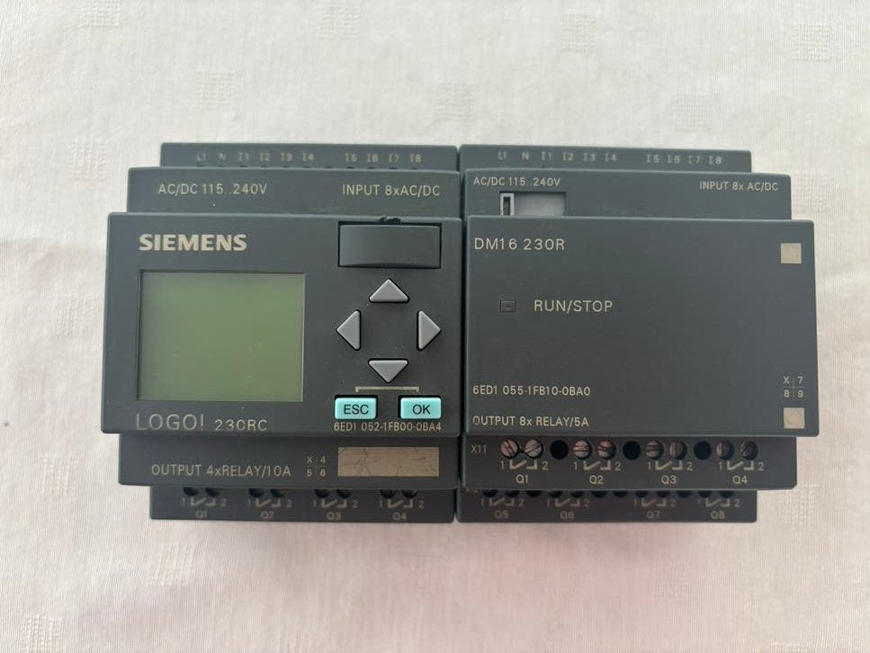 Siemens LOGO! 230RC + DM16 230R, Ophalen, Zo goed als nieuw