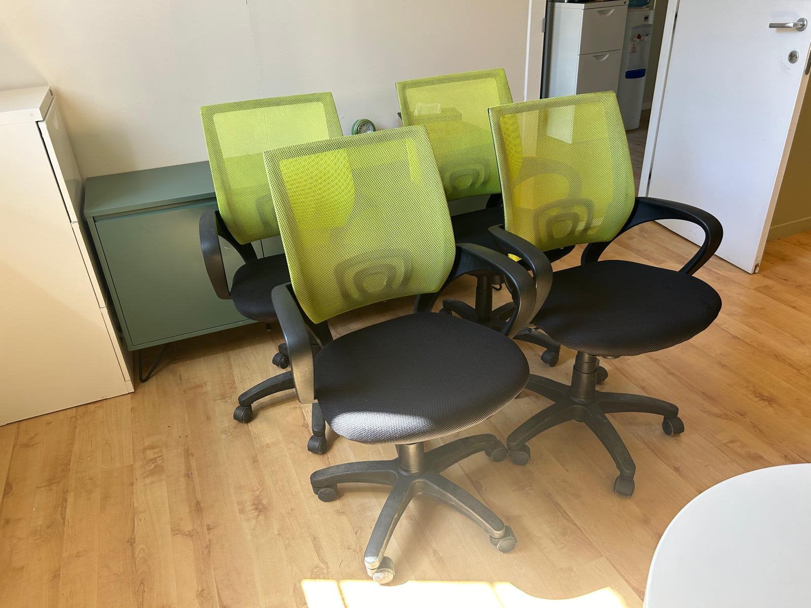 4 chaises de bureau, Maison & Meubles, Utilisé, Chaise de bureau, Ergonomique, Vert