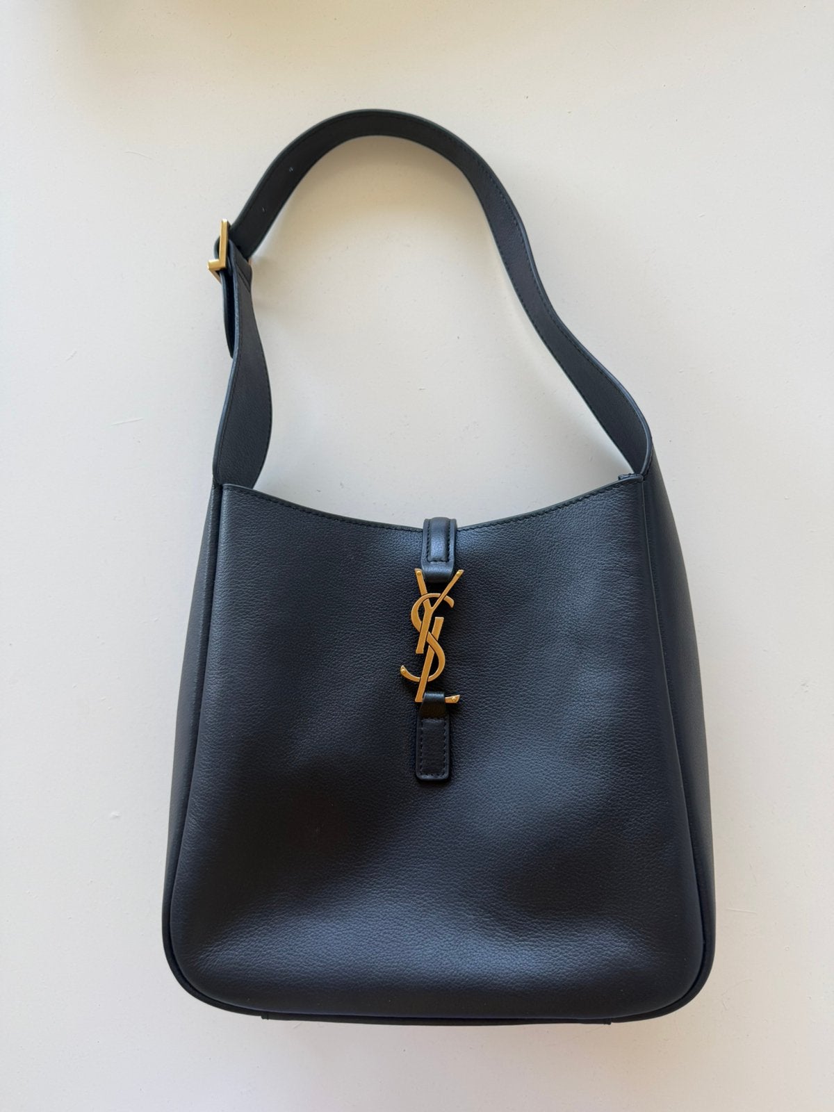 SAINT LAURENT, Enlèvement ou Envoi, Comme neuf