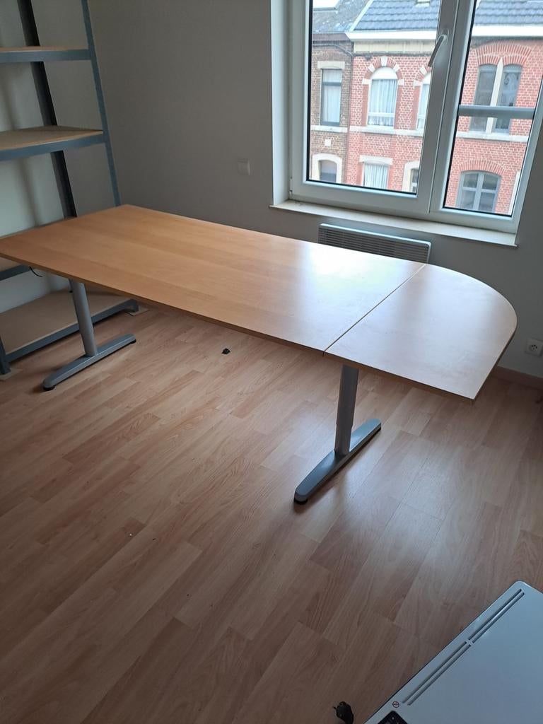 Bureau 2mx80, Enlèvement