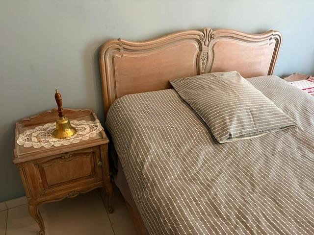 Antieke slaapkamer, Ophalen