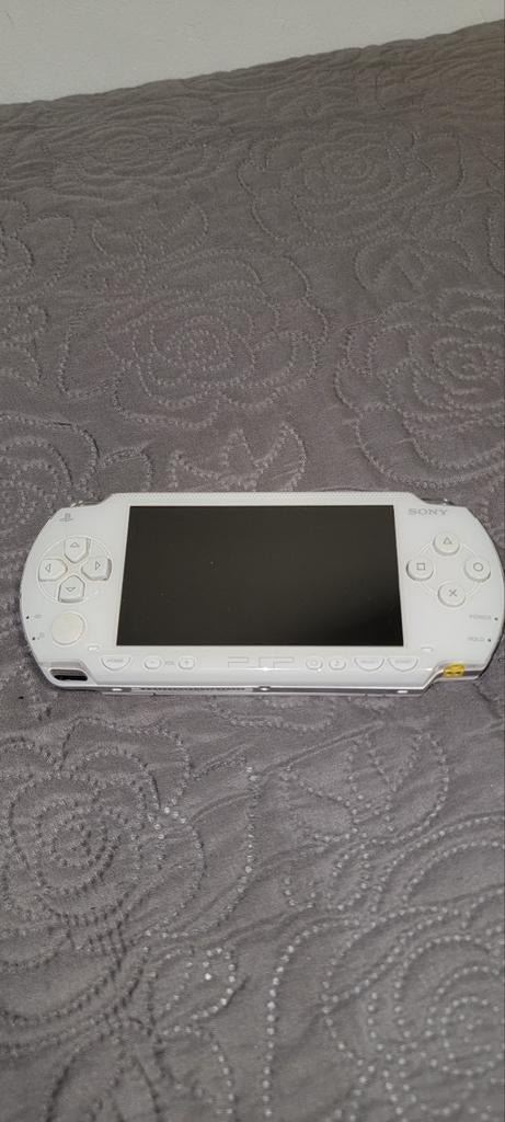 PSP-1000 Ceramic White (Modded), Games en Spelcomputers, Ophalen, Met games, Wit, Refurbished
