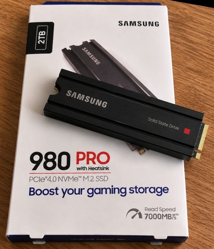SSD Samsung 980 PRO 2 To - dissipateur thermique - PS5 ready, 2TB, Interne, Comme neuf, Enlèvement