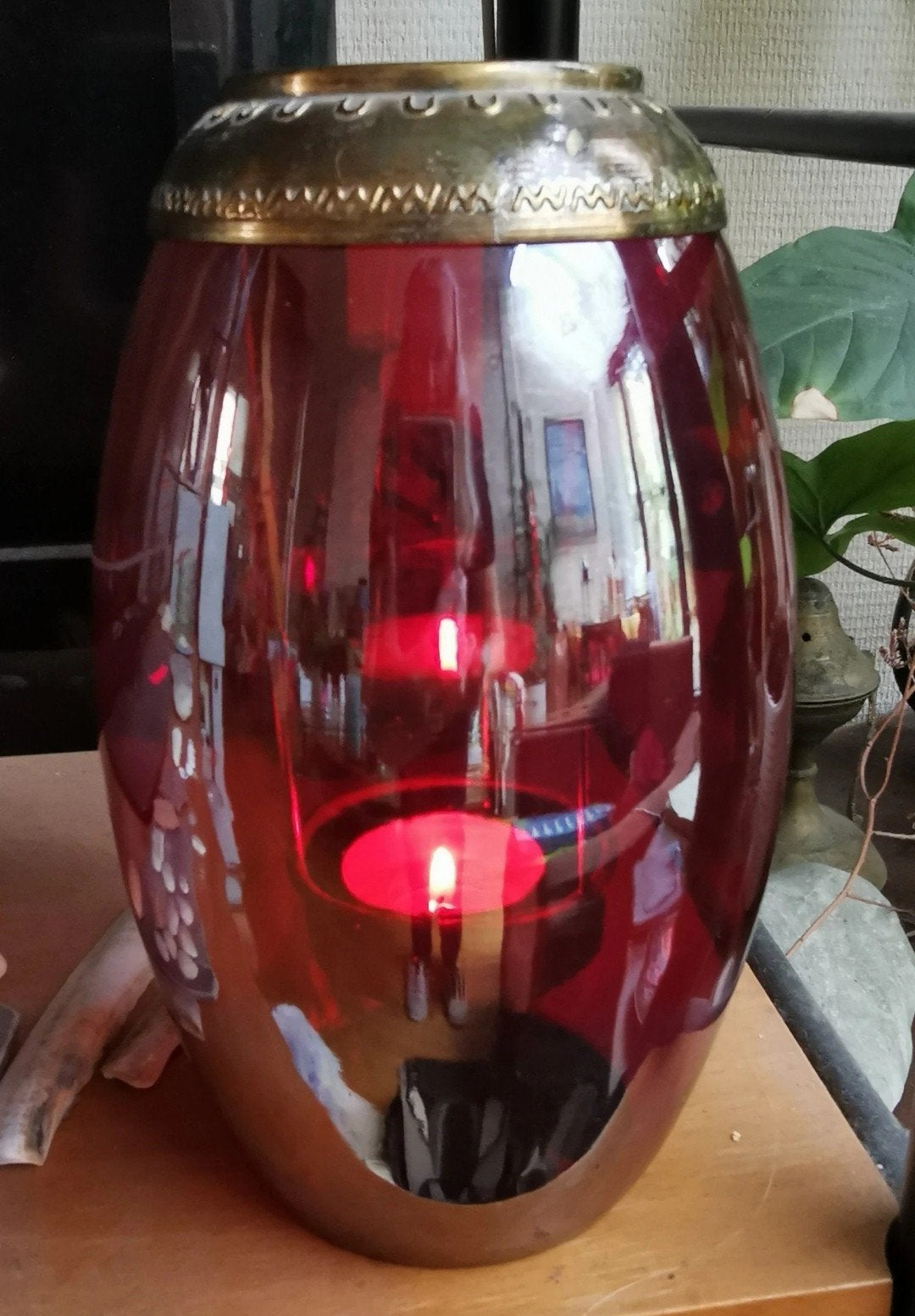 Grote rode theelichthouder in glas en metaal, Windlicht, Ophalen of Verzenden, 21 cm, Rood
