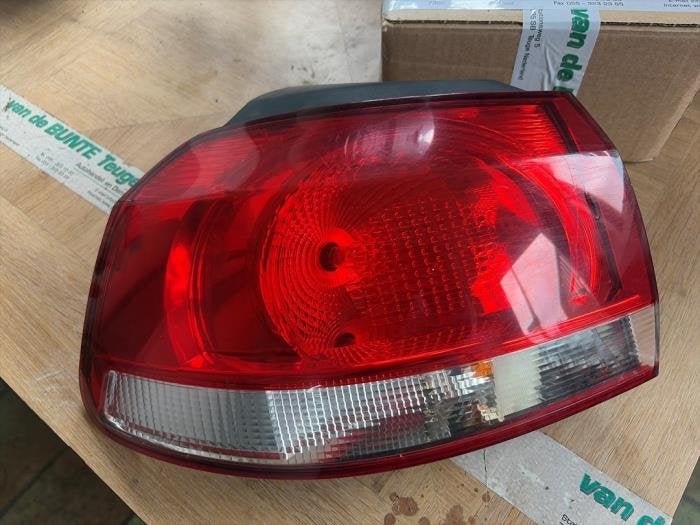 Feu arrière gauche d'un Volkswagen Golf, Volkswagen, -, 3 mois de garantie, Utilisé