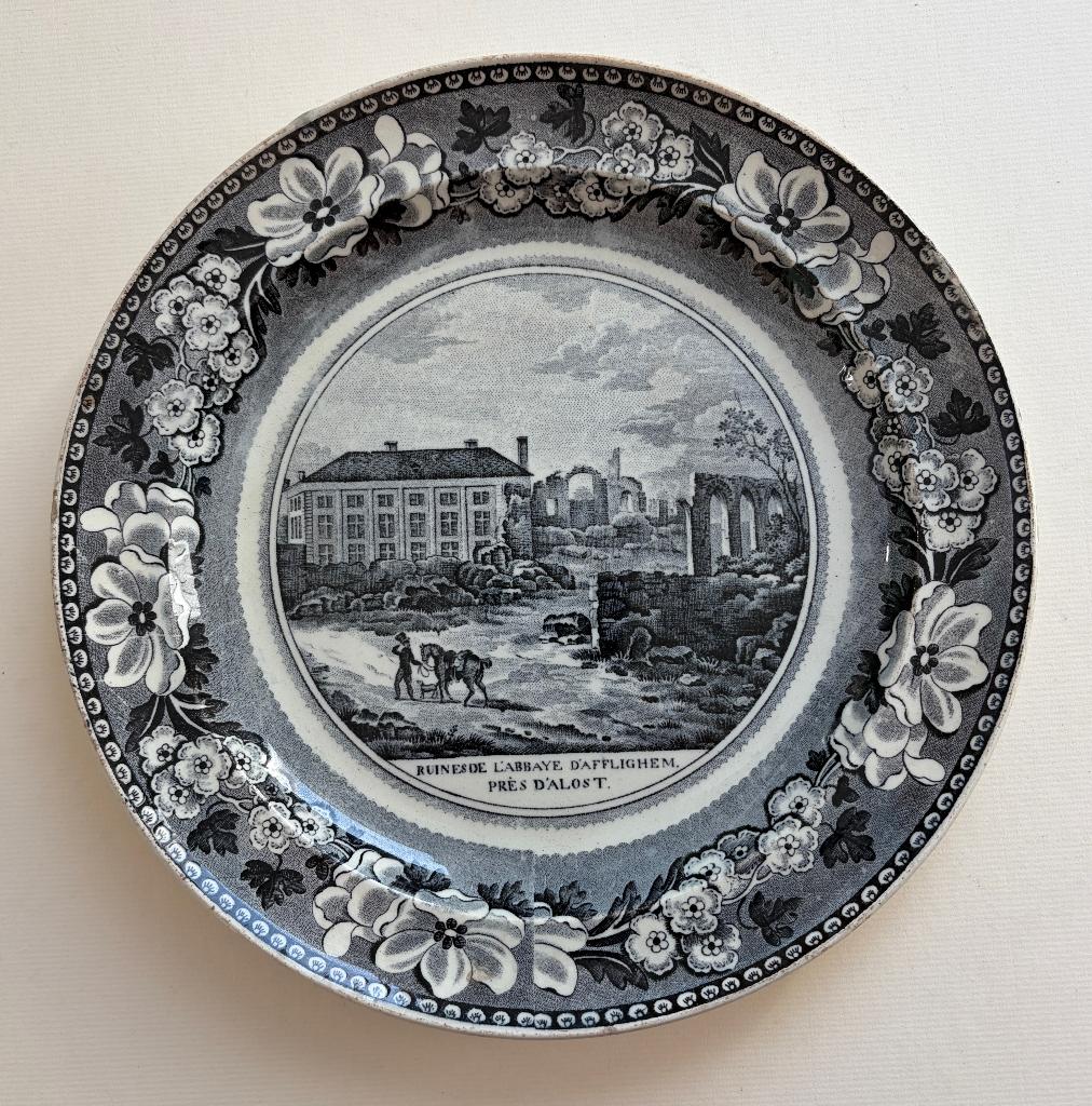 Abbaye d'AFFLIGHEM assiette P. J. BOCH 1823 faïence ALOST, Envoi