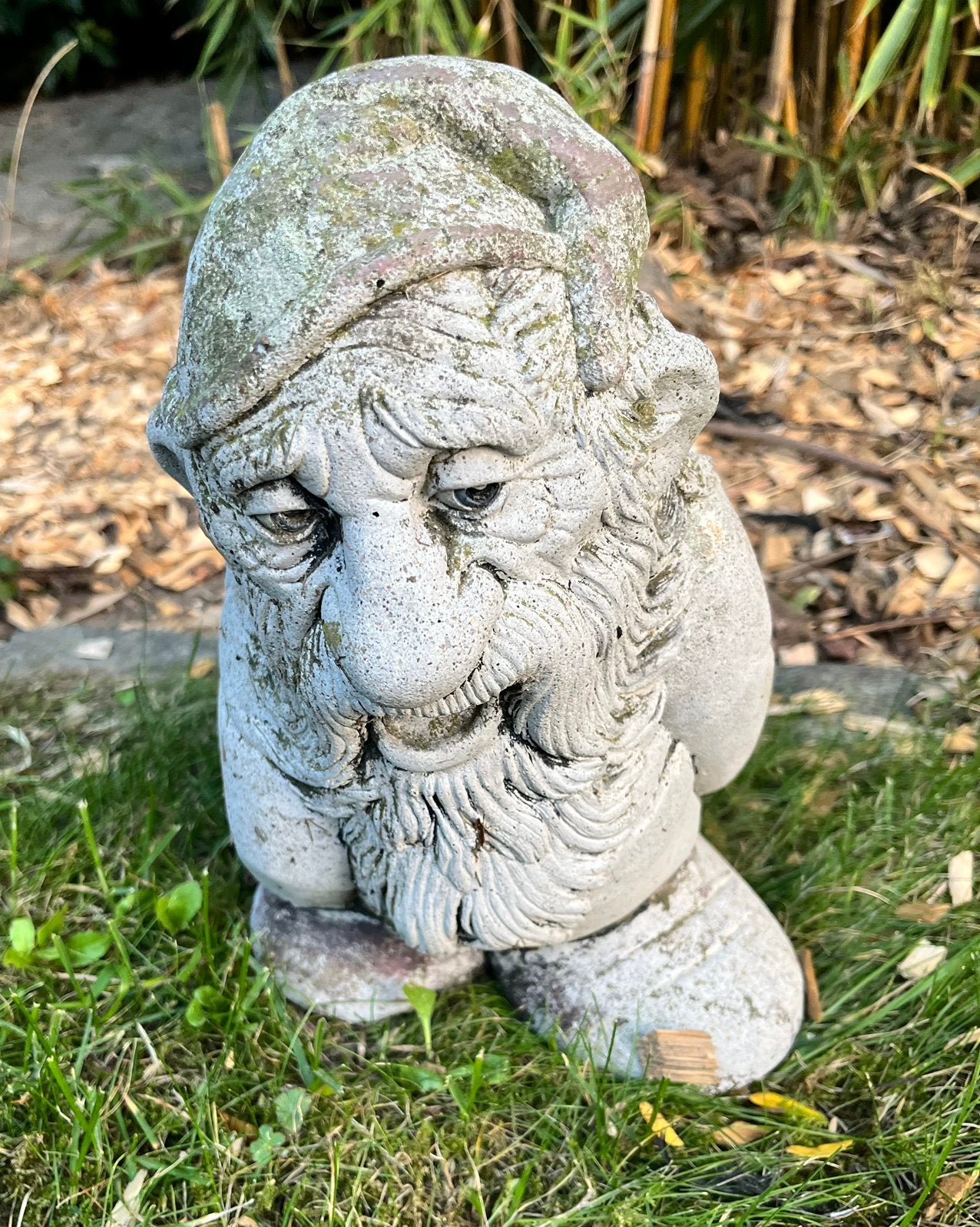 Mooi schattig triestig kabouter, in beton, zwaar van gewicht, Enlèvement, Utilisé, Béton, Nain de jardin