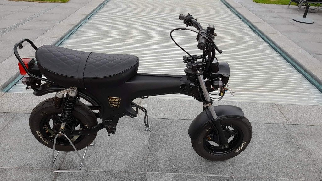 rolling frame dax, Fietsen en Brommers, Brommers | Honda, Ophalen, Zo goed als nieuw