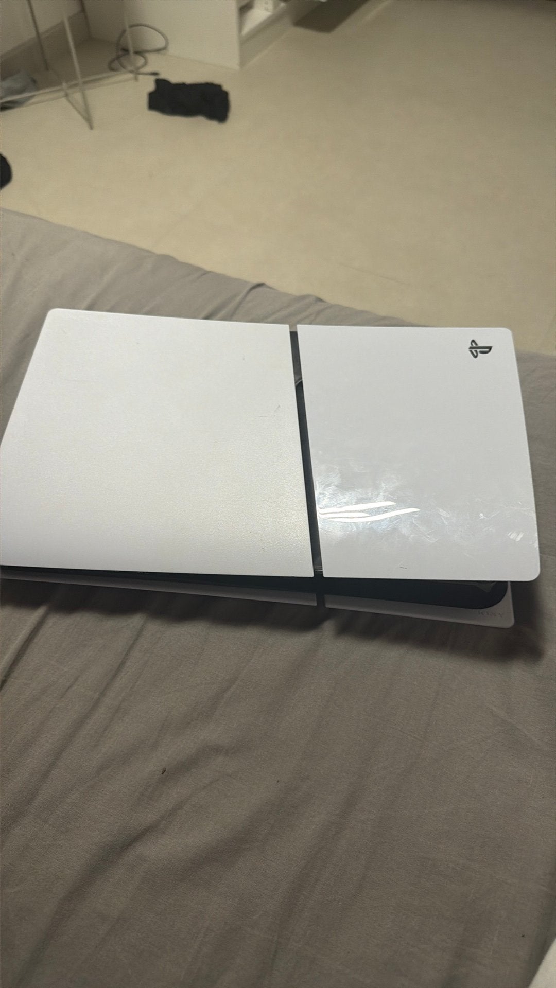 PlayStation 5 slim digitaal, Games en Spelcomputers, Ophalen of Verzenden, Zo goed als nieuw, Met 2 controllers