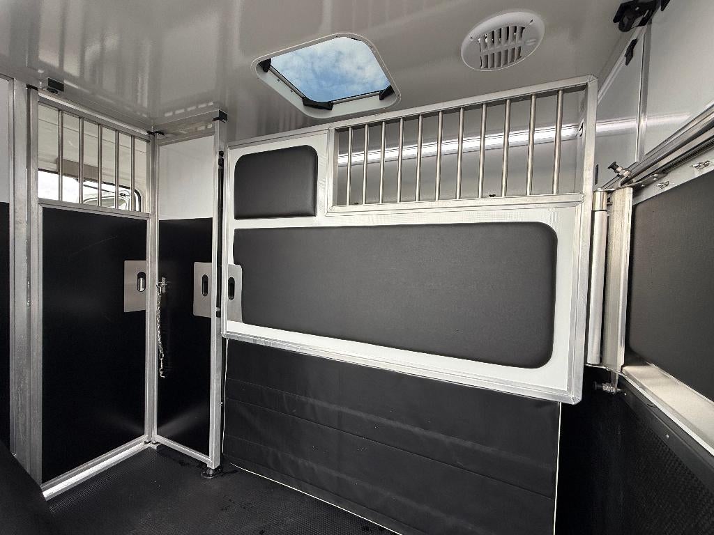 FORD TRANSIT | HORSETRUCK | KRISMAR | STALLION 3XL | 2024, Dieren en Toebehoren, Ophalen, Zo goed als nieuw, Overige materialen